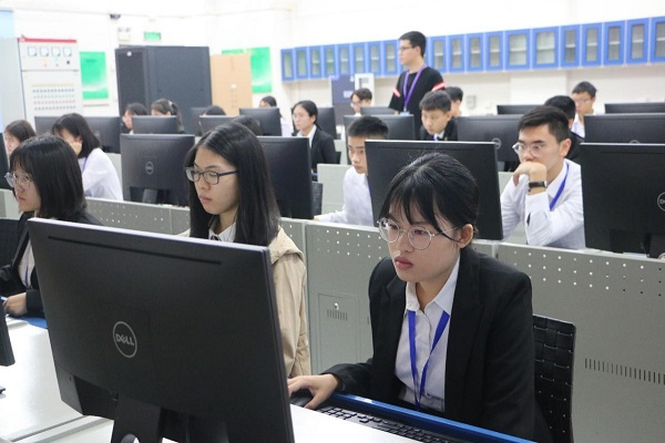 （图1）